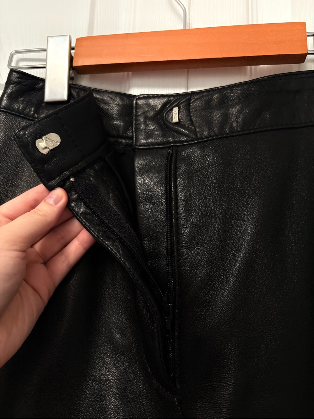 Vintage Danier Black Genuine Leather Pants – Size 2 - Picture 5 of 9